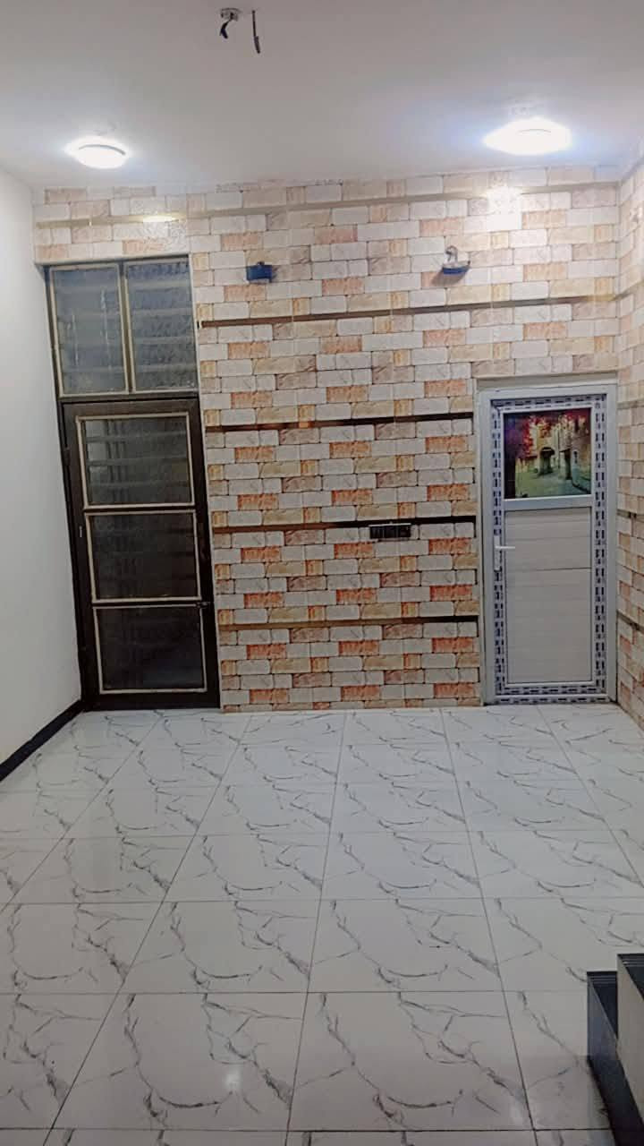 بيت للايجار المساحه 180متر العنوان 📍 بابل شارع 100يحتوي على غرفتين نوم وكلدور وصاله ومطبخ ومجمع صحيات داخليه وخارجيه للاستفسار اكثر الاتصال على الرقم التالي 📞👇 
***********
