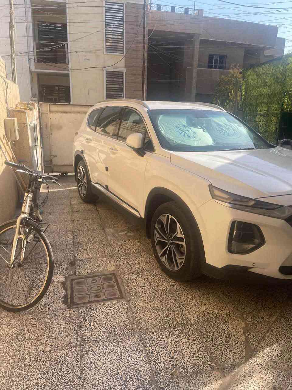 للبيع سنتافي 2019 خليجي
ماشيه 117 رقم اربيل 
فول مواصفات عده البانوراما
داخل جلد قرميدي+ بردات خلف السائق
زنون عالي ناصي بلوجكتر بلادي
شاشه كار بلي
سبعه راكب
فور ويل 
تحكم ستيرن جهتين حساس امامي خلفي 
تبريد 3 قطع 
صبغ ربع الصندوك بدون حادث والباقي كفاله عامه
السعر 220 ورقه وبيه مجال بسيط ***********.      السعر٢٢ ألف دولار
