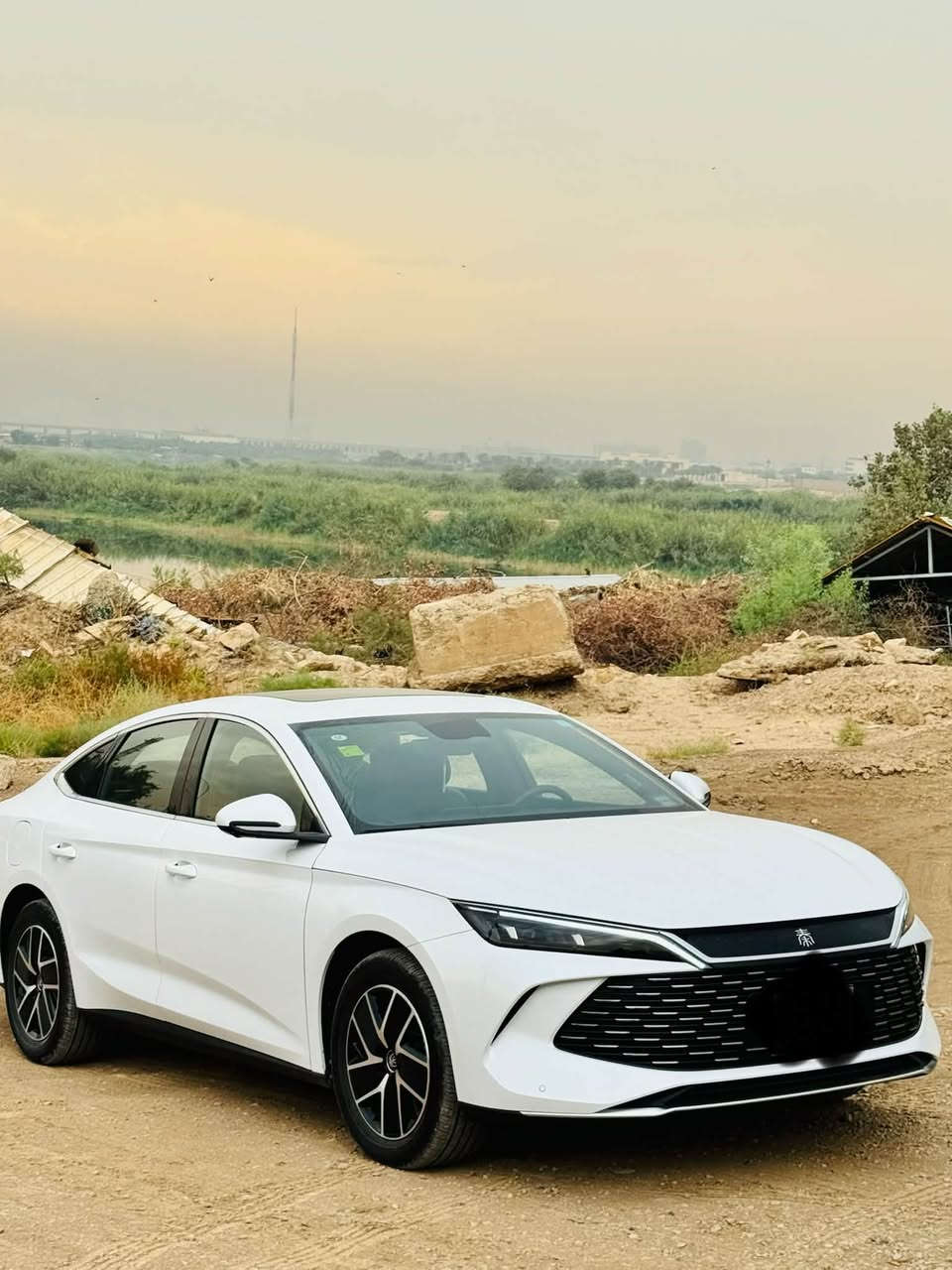 سلام عليكم للبيع BYD كن L
موديل 2024 

لون ابيض

فوول مواصفات 

كرسي كهرباء

اربع كامرات 360 درجة 

حساس امامي خلفي 

كراسي جلد 

شاشة جبيرة وقلابة 

بعد هواي مواصفات 

بطاريه كبير 120 كيلو 

بصمتين وكارت

 

(ملاحضه) السياره كفاله عامه من الزلغ ومن كل النواحي

السيارة ماشية 5000 اخت الزيرو

 العنوان بغداد

السعر 26/800 مليون وبيها مجال

***********
