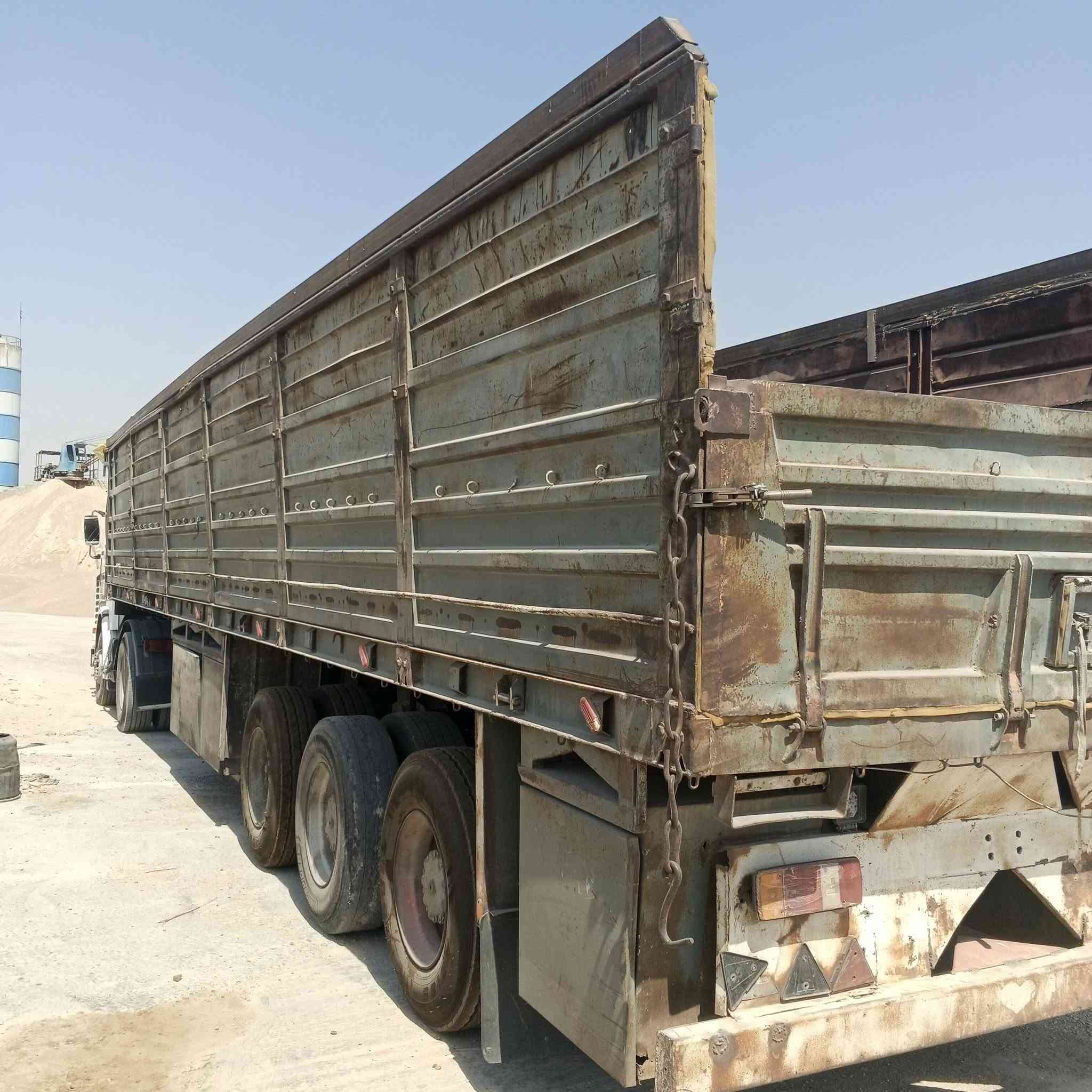 سلام عليكم سكانيه للبيع موديل 93مكينه بي بخار تخم تاير***********
