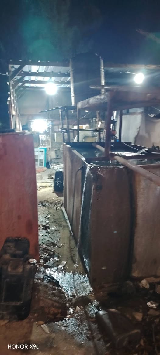 موقع مولده للبيع بيه مکینتین کراز وافيکو وقطع کاز ۲۰۰ كيفي العنوان الكوام الشرقي سعرها مناسب
***********
