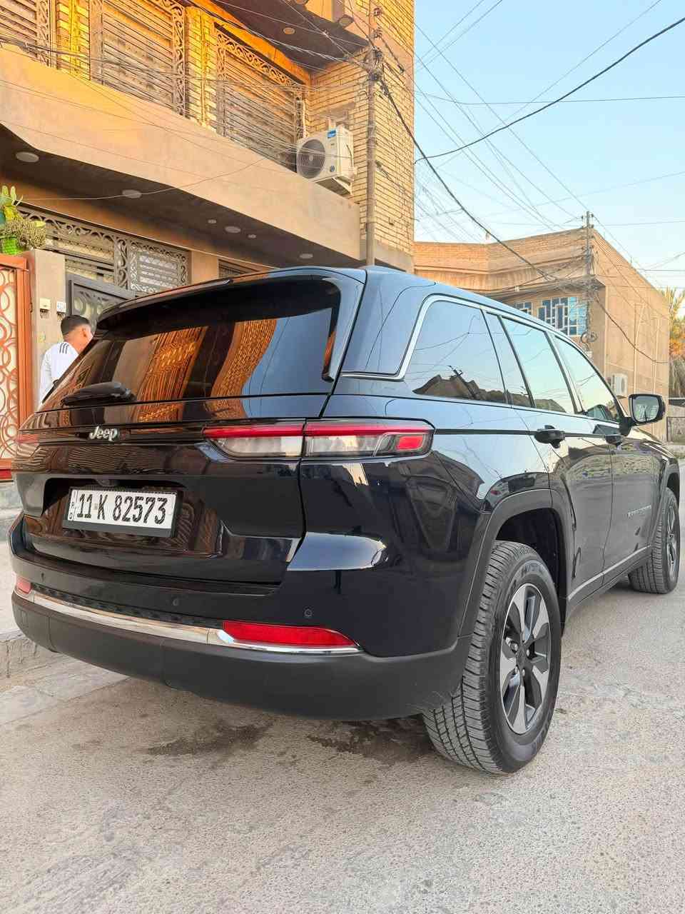السلام عليكم..🫡 
چيب كرانج شيروكي موديل ٢٠٢٤ /٤x٤كاميرا خلفية ،سقف بانوراما ،صندوق كهرباء،تحكم عن المنحدرات ،كاميرا 360،حساس امطار،بريك ذاتي،التحكم تلقائي في درجة الحرارة ،٨وسائل هوائية،تحذير مغادرة المسار،مرآة جانبية تدفئة،مثبت سرعة تكيف،نظام تنبيه السائق ،٤سلندر هايبرد تيربو 
عداد المسار 70الف كيلو 
الهاتف/***********
