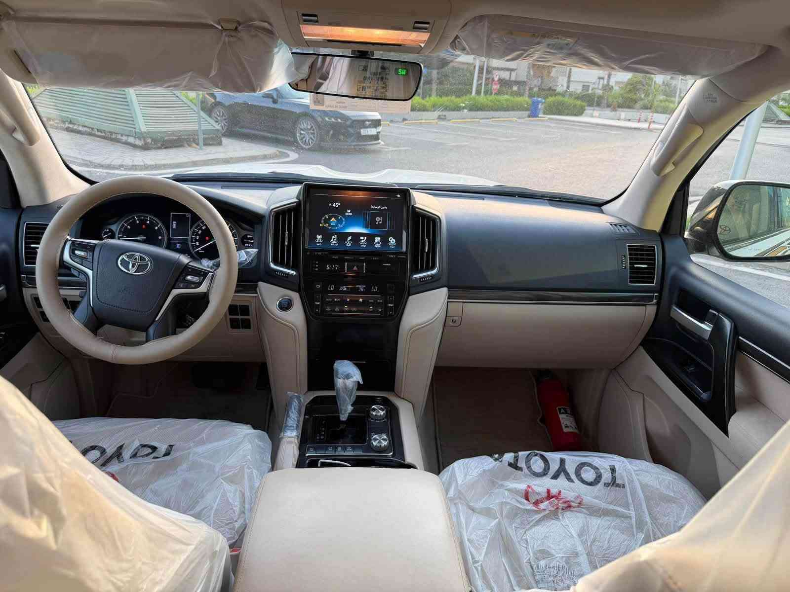 لاندكروزر جي اكس ار • بلاك اديشن • ٢٠٢١