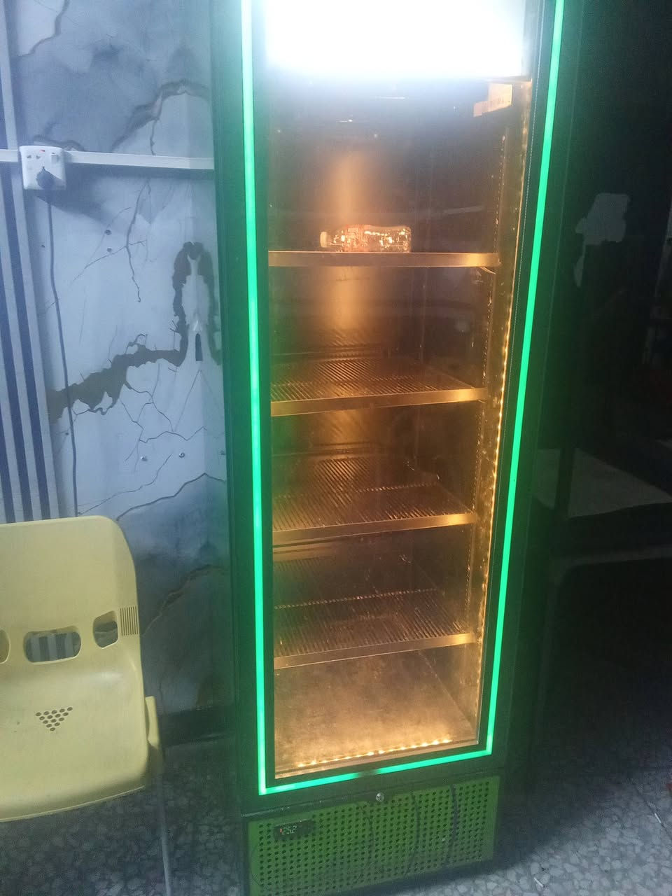 عارضة للبيع سعرة450 واتساب ***********
