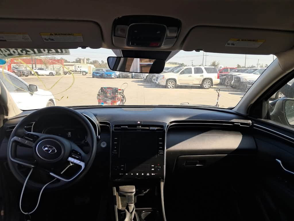 2024 HYUNDAI TUCSON
حادث موضح بالصور جداً بسيط 
تفاصيل السياره وممشاها موضح بالصور 

واصل بغداد مصلح كامل مكمرك 16,500
دولار

وبيها مجال للشراي 

اي استفسار ***********
