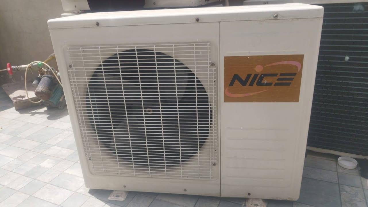 سبلت طنين عدد اثنين عندي سبلت طنين ونص شرط فحص ضمان هم ويه الي يريد هذا رقمي ***********
