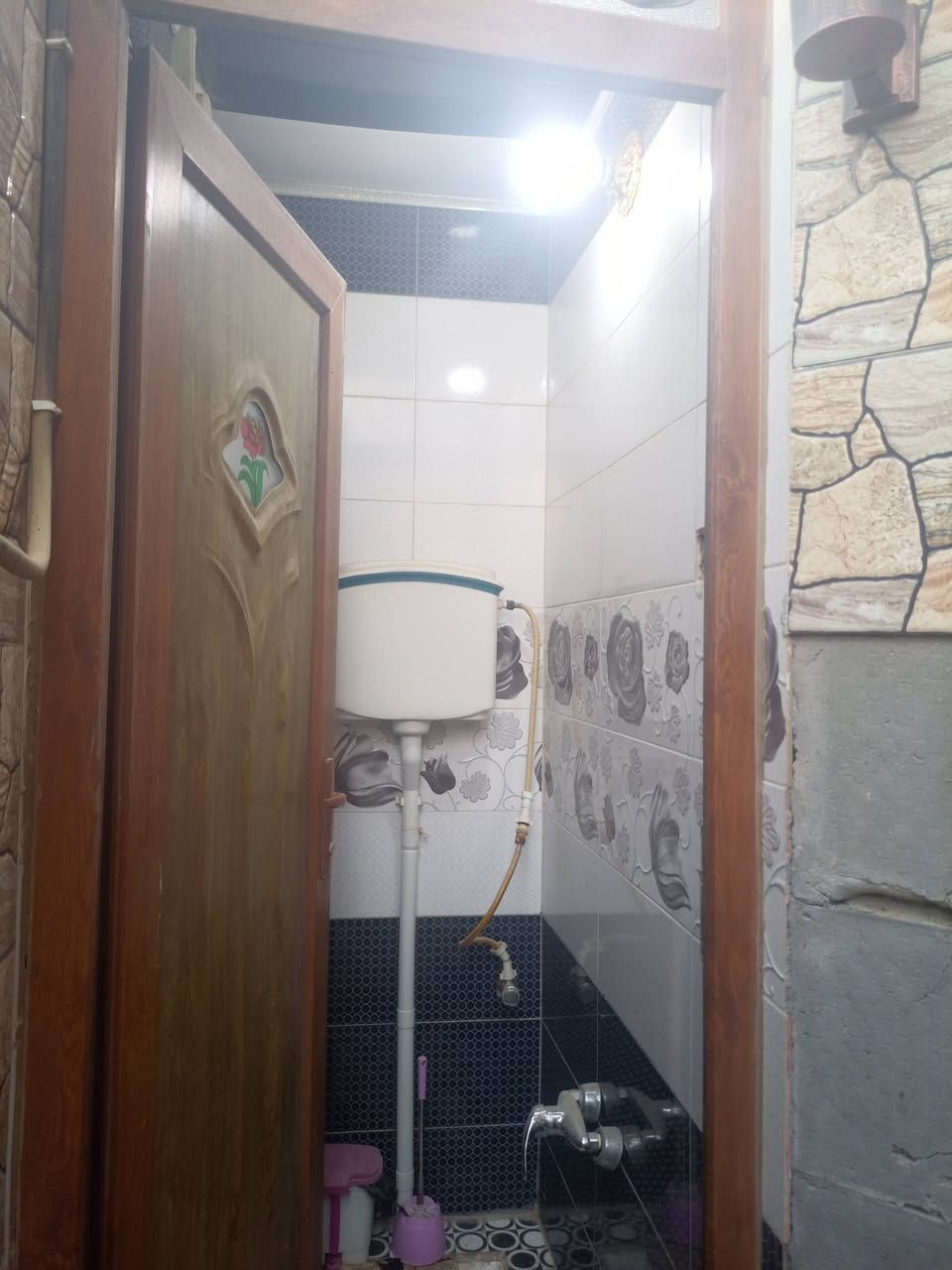 ‎السلاك عليكم
‎بيت للبيع الموقع حي الصحفيين خلف محطة الوزني قرب حديقة الصحفيين
‎المساحة 100 متر ، واجهة البيت 5 في 20
‎السعر مع الاثاث 205 وكذلك يرهم بدون اثاث

***********
