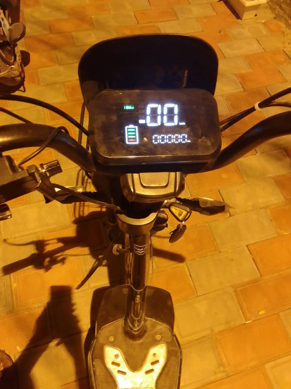 بايسكل شحن اربع بطاريات اي عطل ما بي بس ابريك الكدام مكسور والسعر 250الف الاستفسار***********
