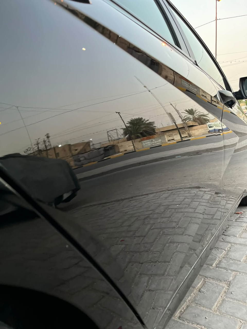 السلام عليكم 
بغداد
الانتر اسود امريكي 
محرك2000دوش
حساسات 
كار بلي
توقف ذاتي
مانع نزلاق 
تحكم استيرن
قيادة 
يرباكات شرط وضع شركة 
تحديد مسار 
بغداد حي العامل 
***********
وات ساب 
سعر١٢٣
