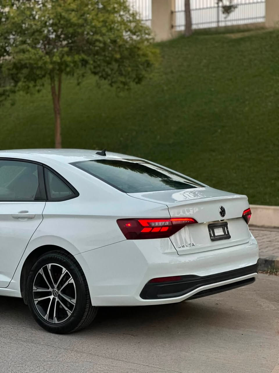 Jetta 2024 S SPORT  ✨
15 torbo ✅
مواسەفاتەکانی _  شاشە کریستال - کامیرە ـ سوکان ڤۆلیوم ـ کوشن هیتەر  ـ360 رادار پێش گۆراو بۆ GLI -
پێش کەبس بۆنید چاملخ بۆیاخ + دوو پەڵە سەقف pdr + 
سعری ١٢٥ و مجال 

 ٣ مانگ کاتی لەگەڵە
*********** WhatsApp
