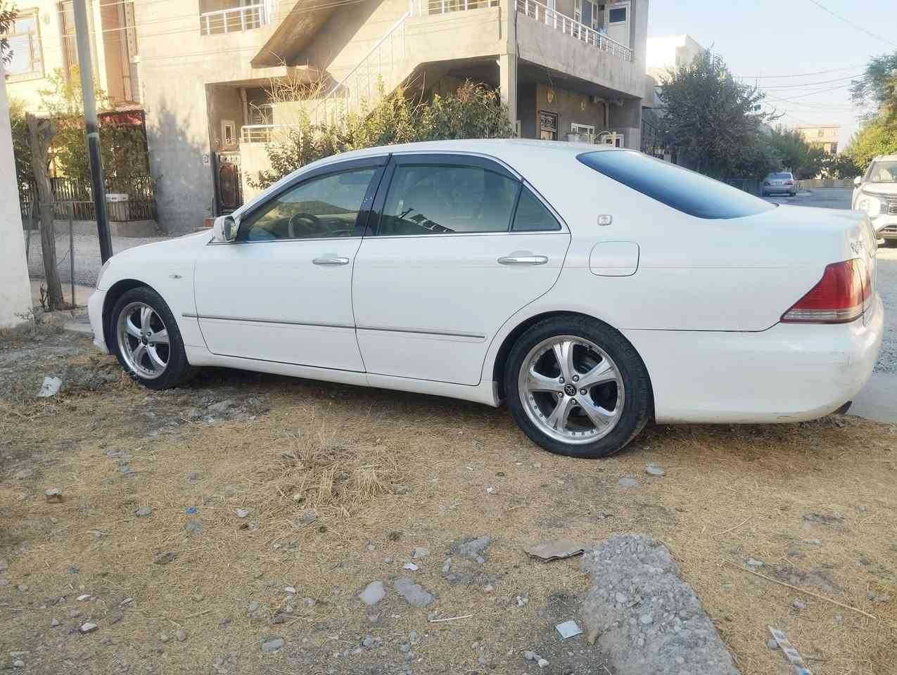 شاهینەی موس 
2005

180
گێڕو مەکینە بچوک ئاڵتونی بازاڕ
رەنگی سپی 
ناوی زەرد
دوو دوگەمە
شاشە کامێرا
چوار تایەو ویلی سپۆرتی لەسەرە
 دەعم لیدراو بەشەرت
 شەنسی سەقف کەڤەر بەشەرت
گێرو مەکینە بەشەرت
 تەبرید ساردو گەرم لەسەر سویچ
چالو شوخت قوپای نیە
شوین هەلەبجەی تازە
نرخی خوار بازاڕ پارەی بڕاوەیەک
50 گەڵاو کەمێک ماعمەلە

***********
***********
                                                        ڤایبەرو واتسئەپی لەسەرە
