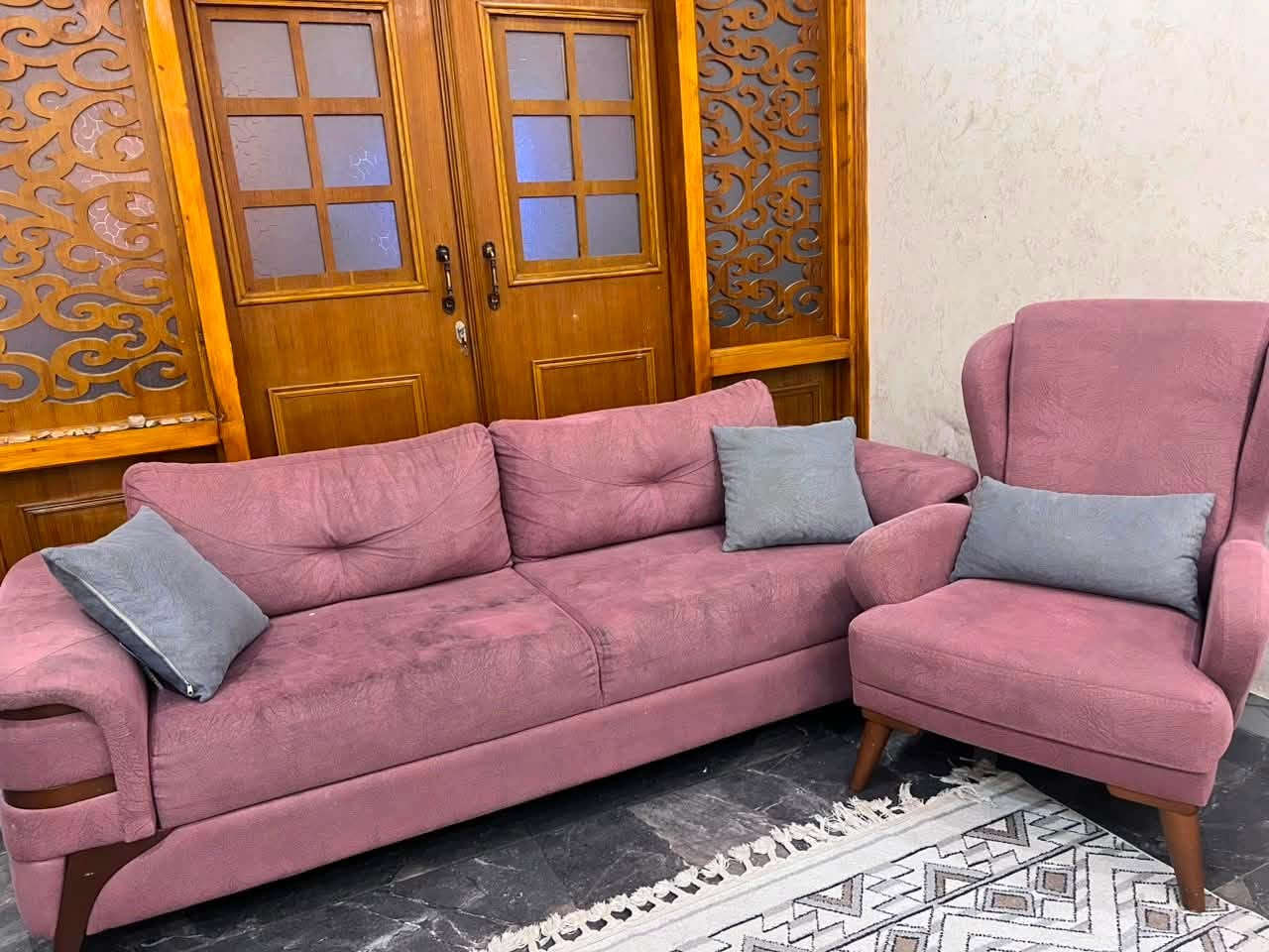 تخم قنفات 10 مقاعد اخو الجديدد بس يحتاجلة غسل 
سعرة 750 وبي مجال  
للاستفسار ***********
