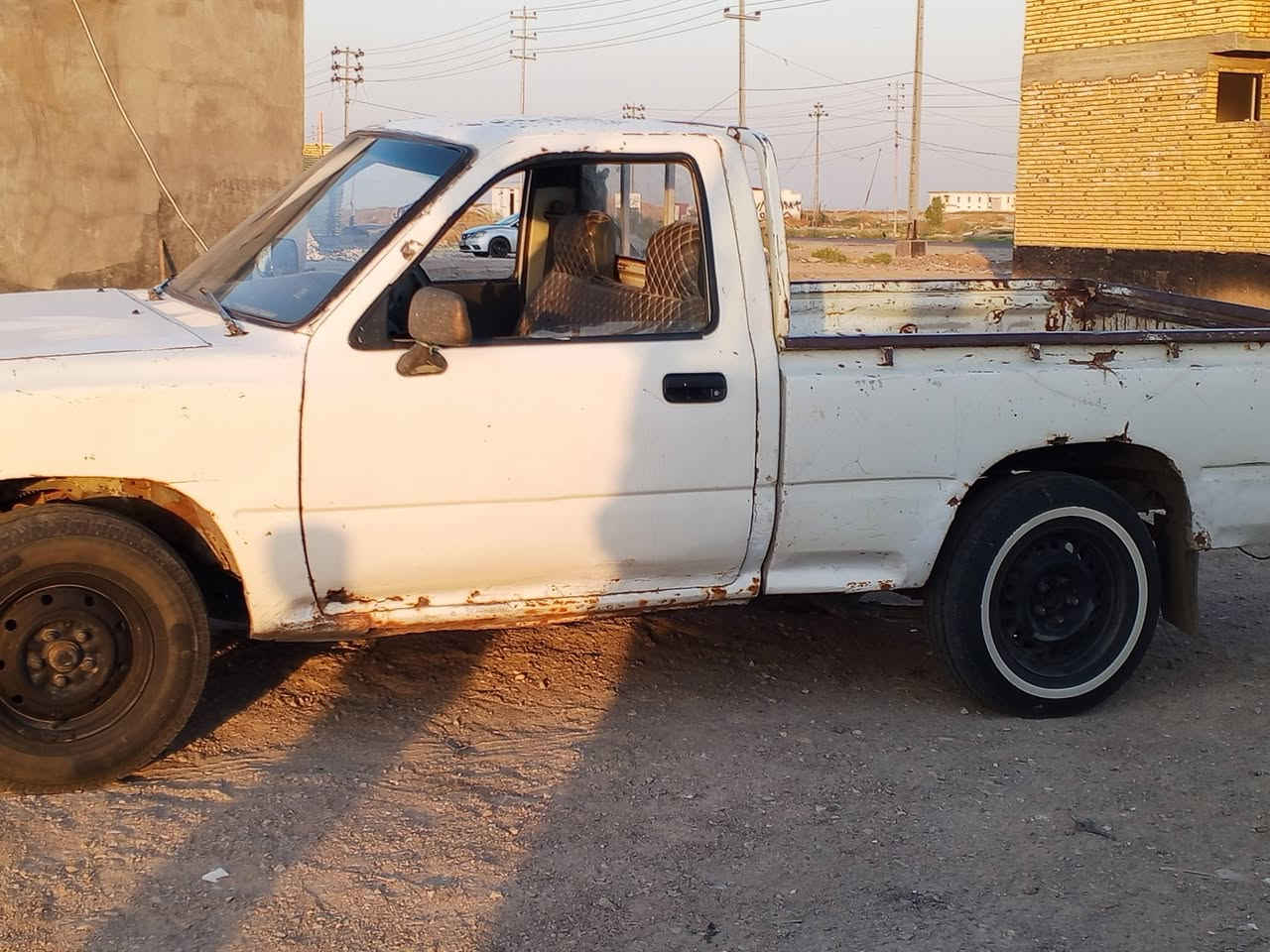 سلام عليكم بيكم البيع موديل 90 رقم واسط نكليز سيارة مكفول شاصي مكفول دوخل الجديد السعر 35 وبيها مجال مكاني واسط ***********

