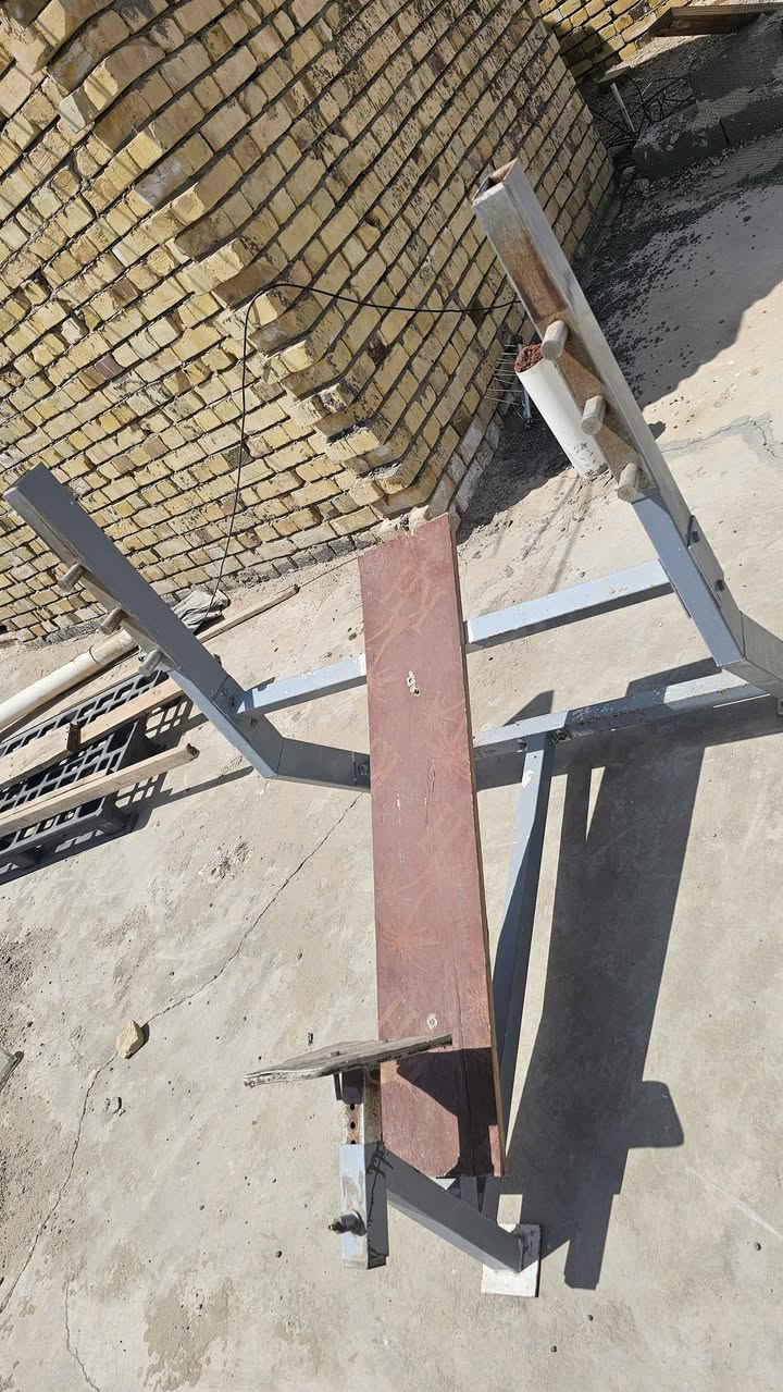 قاعة تصنيع عراقي 
بالاضافه اكو دمبلص مامصورهن 
المكان قلعة سكر
***********
***********
