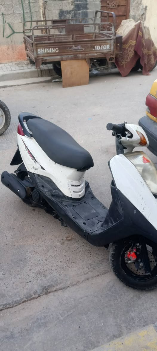 سلام عليكم دراجه للبيع فريز مكينه ناعمه حلوة شلعه معدل 650بيها مجال شي قليل مراسله ادخل خاص
