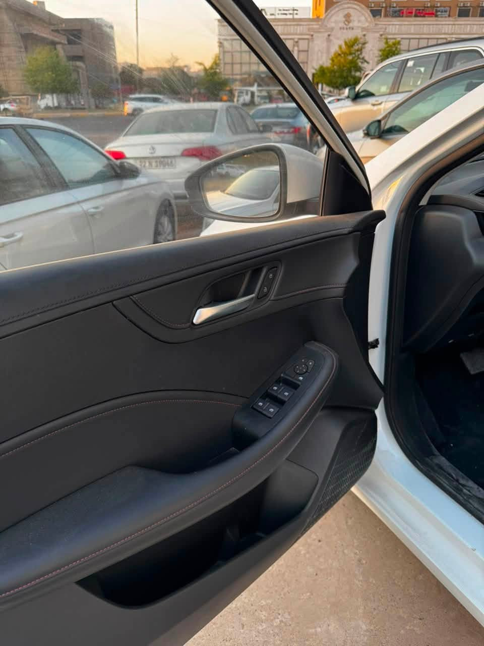 متوفر لدى معرض سيارات العراق 🚘 
امجي روي 2024 
📍العنوان:اربيل شارع100
للاستفسار :
‭***********‬
‪+9647840592474‬
+964 774 644 7128
