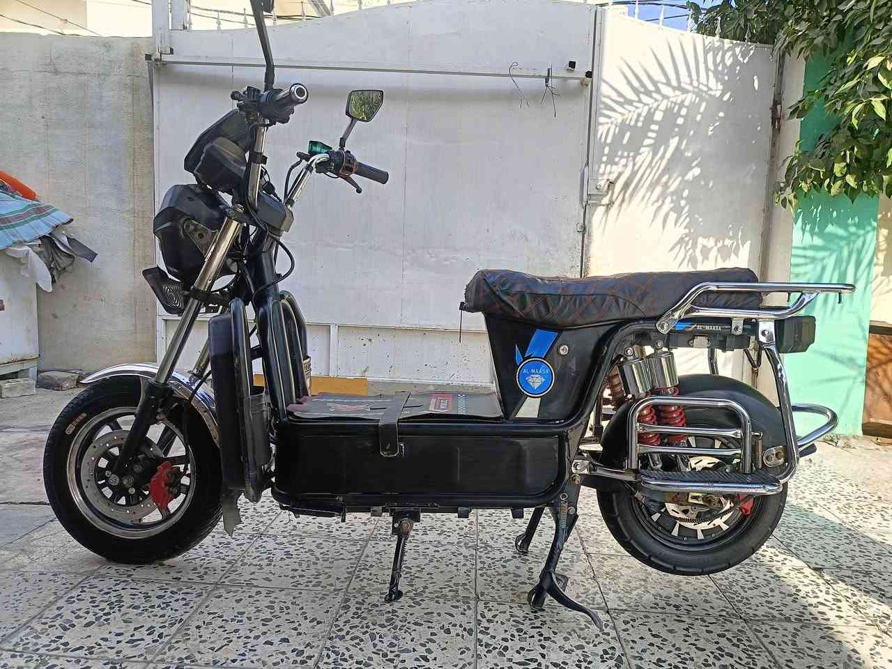جبلي شرط الفحص تخم تاير ابريك هورن كله شغال بطارياته فول بس بيهن نفخه بسيطه السعر 375 وبي مجال شراي اتصل ***********
