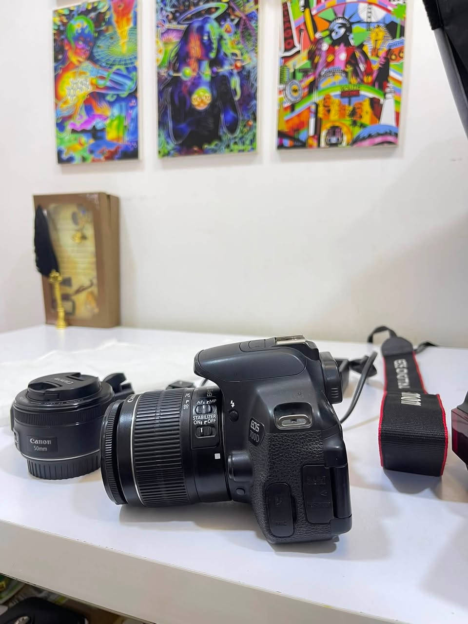 للبيع عدة تصوير متكاملة بحالة جيدة، مناسبة للمصورين وصناعة المحتوى.

📷 Canon EOS 700D
🔭 عدسة Canon 18–55mm
🔍 عدسة Canon 40mm f/2.8 STM
⚡ فلاش Canon Speedlite
💡 Softbox Triopo كبير
🎬 ستاند إضاءة Steel Stand
🔋 بطارية + شاحن Canon
🎒 حزام Canon وملحقات إضافية
📦 الكرتون الأصلي + أقراص Canon

✅ المجموعة كاملة وجاهزة للتصوير
✅ البيع كما موضح بالصور للعلم استعمال شخصي والمعدات نظيفة جداً
✅ مناسبة للتصوير الفوتوغرافي، المنتجات، البورتريه وصناعة المحتوى

💰 السعر: 950 الف
📍 الموقع: كربلاء
📩 للتواصل والاستفسار: ***********

البيع كطقم كامل مابيع كل قطعة وحد، والجاد فقط يتواصل.

