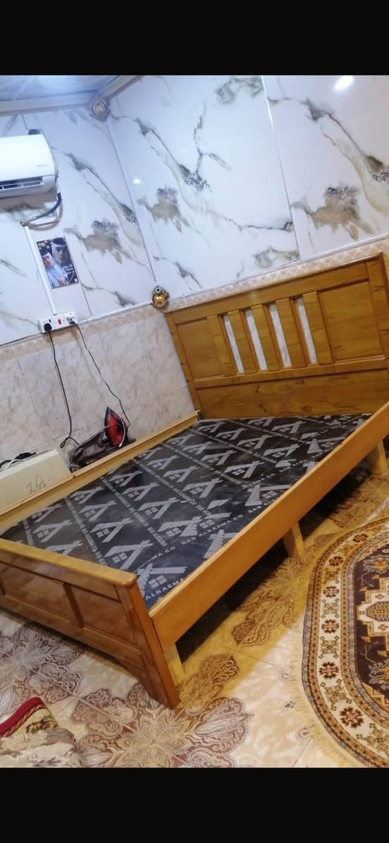 السلام عليكم جربايه للبيع نضافه 100 ب 100 ماوياها اي فقط هيه العنوان الجبيله قرب ضهر ابن علي السعر 250 للتواصل ***********
