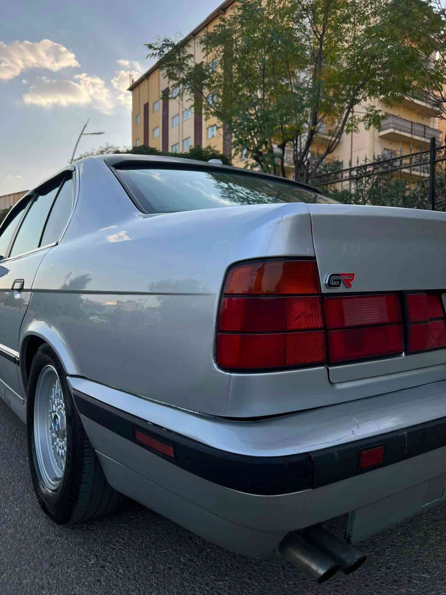 ﷽
BMW. 525. tomatic. 1994
مواسەفات ئەمریکی
مەکینە کەپس گێڕو مەکینە بەشەرت
کوشن جلد و سیاحی
شەش کەلە
سوکان ڤۆلیۆم
گێچ ئەڵقە
ئاوێنە دژەفول
تایەو ویل مشەبەک لۆک
سپێر بیلادی
پێش پان
دەبڵ چەکمەجە
ناو فۆرمیگا
لایت ئەڵقە
چوار جام کارەبا
ئاڕم پلاستیکی هەولێر بەشەرتی خرامە
سعری 56 وەرەقەو  معامەلە
***********
