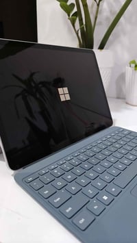 العرض الأقوى: Microsoft Surface Pro 12 1st Edition  * أداء جبار: معالج...
