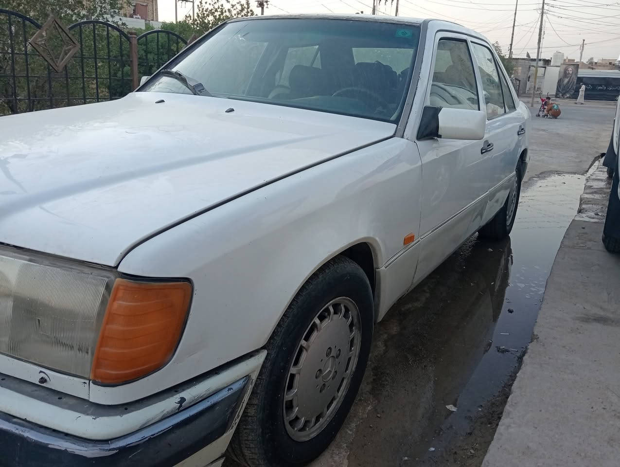 ماسيدس مويل 90رقم بغداد بأسمي  مكفوله كص وظربه وصبغ مكينه 3000 وكير بلباكيت مكان ميسان السعر 37 وبيها مجال ***********
