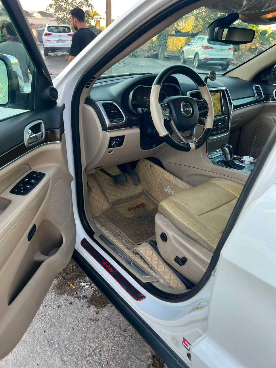 🔥 للبيع جيب كراند شيروكي 2018 لمتد - وارد خليجي مكفول 🔥

Jeep Grand Cherokee Limited 2018

✅ الموديل: 2018
✅ الفئة: لمتد فول 1/1
✅ العداد: 70 الف ميل فقط
✅ المحرك: 3600 V6
✅ الدفع: 4x4 فور ويل
✅ اللون: ابيض لؤلؤي / داخل بيج
✅ الوارد: خليجي - مكفولة كفالة عامة بدون صبغ وبدون حادث
✅ الرقم: بغداد الاوربي الجديد - بأسمي - جاهز للتحويل

المواصفات الفول:
بانوراما + 3 شاشات (امامية + 2 بالكراسي) + كراسي جلد كهرباء + تدفئة وتبريد + تشغيل عن بعد + صندوق كهرباء + رادار + كاميرا + حساسات + ويل 20

السيارة جديدة كلش ومابيها اي نقص نهائي - شرط الفحص

السعر: 255 ورقة وبيها مجال
المكان: بغداد
تواصل: ***********
