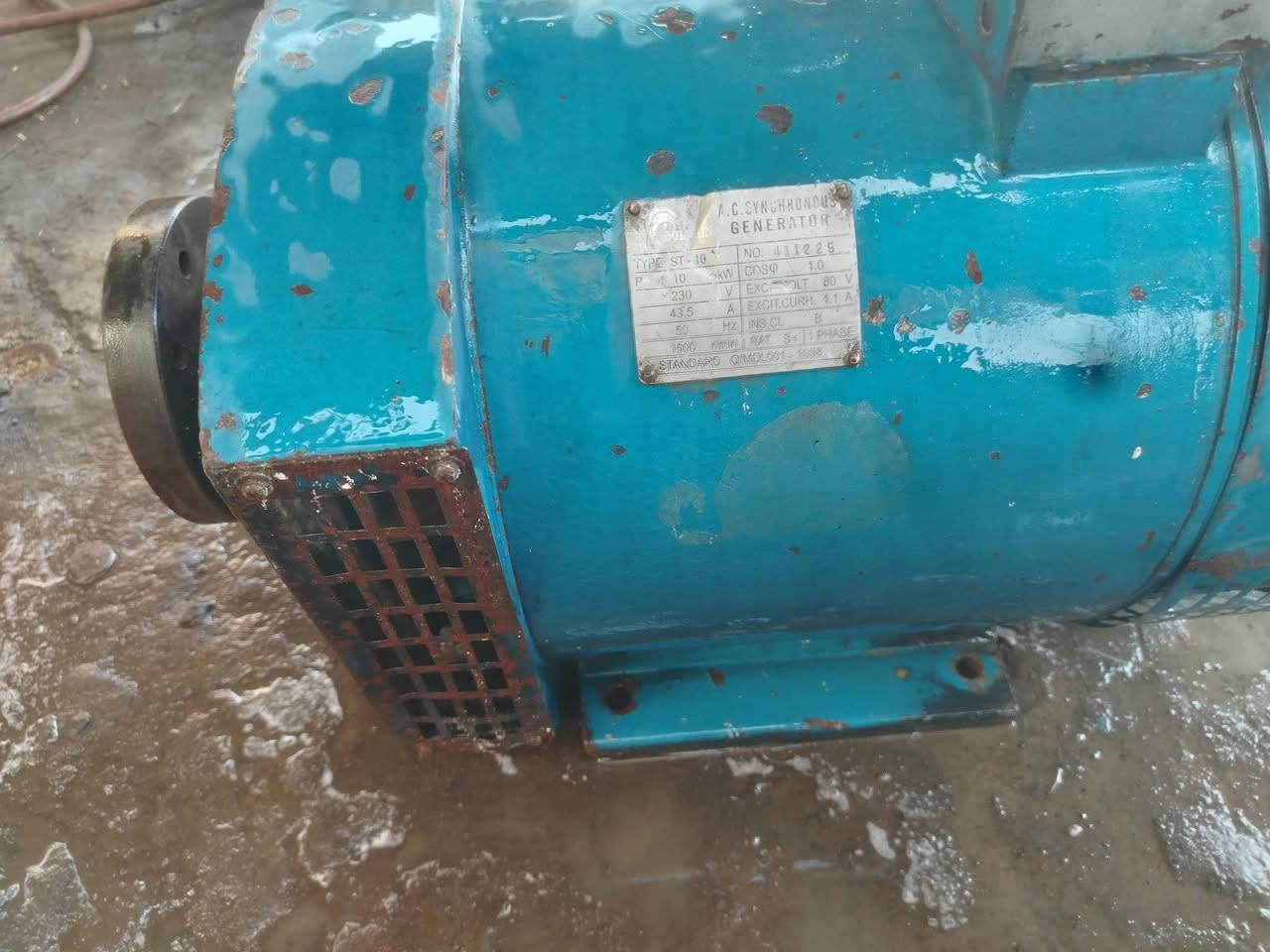 للبيع رأس توليد نوع دولفين 12kVA نضيف سعر 250 مكان نجف ***********
