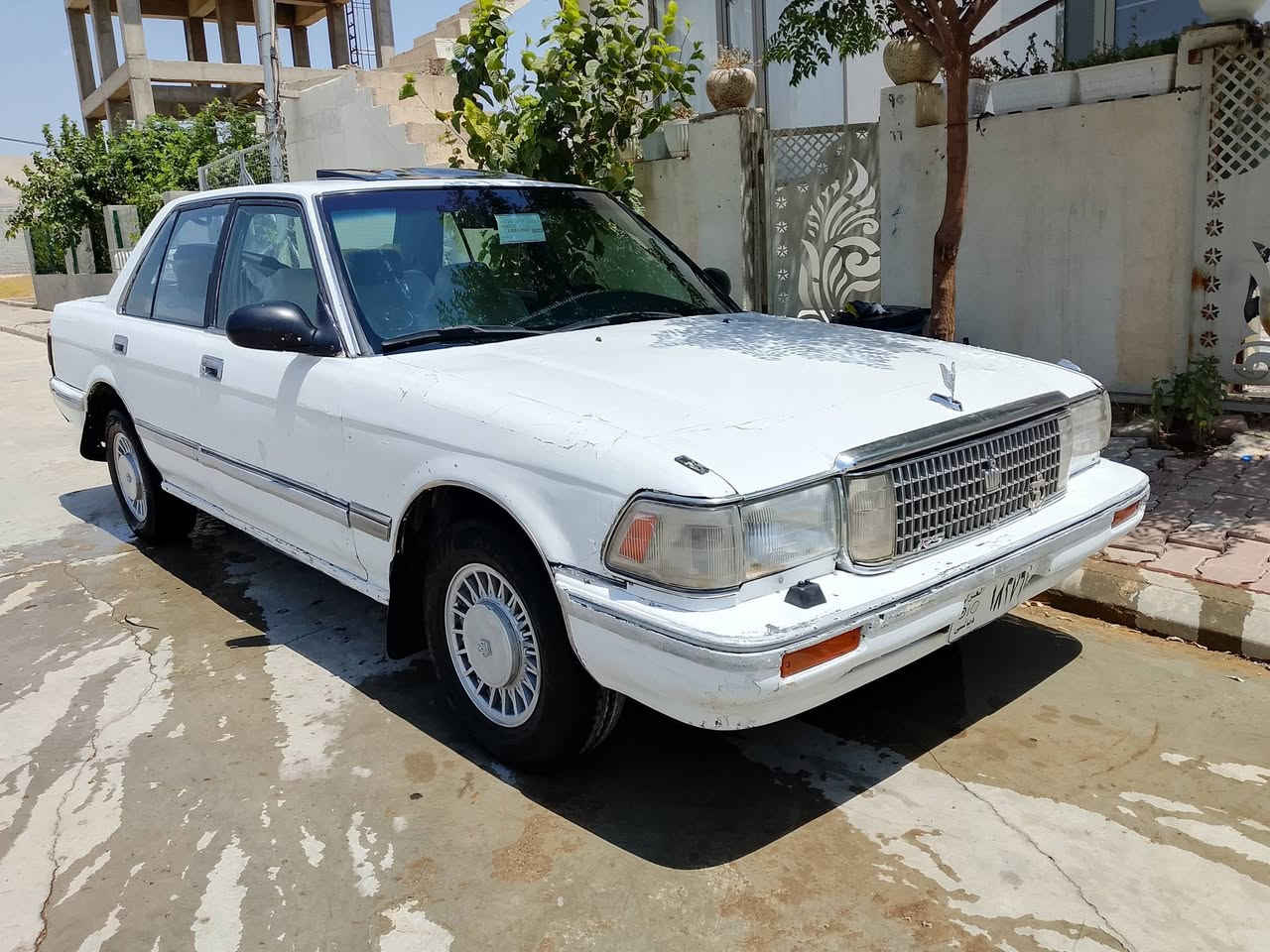 سيدان موديل ١٩٩٠ ئارمي بلاستيكي هه ولير گيرو مه كينه ي دونيوي به ته ي له سه ره ئوتوماتيك ته بريت ئارمو ئه وه لياتو گيرو كه كينه و موس و برا وه به شه رت  سعري ١٨ كه لا كه ميك كه جال كورينه وه ش ئه كه م 
***********
