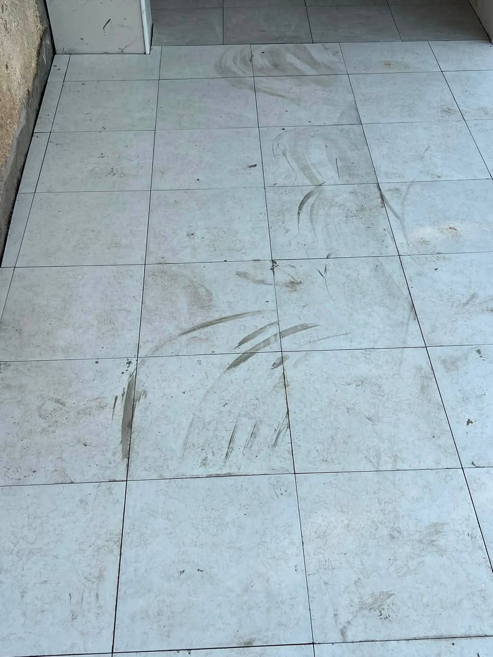 سلام عليكم خلفه سيراميك شغل باشراف هندسي دقيق رقم الهاتف تواصل واتساب ***********
