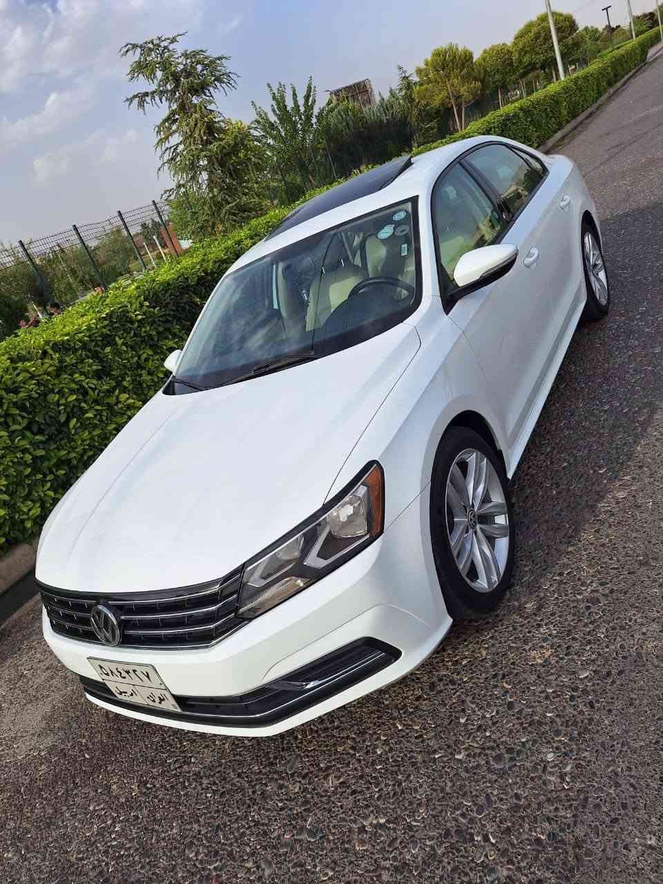 ‏السلام عليكم للبيع فقط
‏ باسات 2019 wolfsburg edition .رقم اربيل ومكان السياره (اربيل)
‏مواصفات فول السيارة 
‏1-سلايد روف 
‏2-رادار امامي +خلفي +جانبي 
‏3-داخل السيارة بيجي 
‏4-كشن السايق كهرباء 
‏5-تدفئة بلكشنات 
‏6- شاشة كبيرة تدعم اندرويد اوتو +كار بلي 
‏7-كامرة خلفية 
‏8-بصمة تشغيل +ابواب 
‏9-تحكم استيرن جهتين 
‏10-نقطه عمياء
‏11-كروز سرعة 
‏12-تبريد امامي +خلفي 
‏13-كير اوتماتيك +عادي +سبورت 
‏14-مكينة 4 سلندر 2000تيربو . محرك مفتوح
‏15-السياره داخله كلين مكفوله 
‏16-ماشيه 95 mil
‏السعر  155 🔥
‏رقم  ***********   *********** أربيل, العراق
