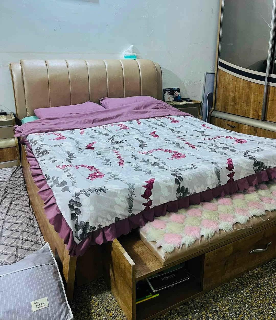 غرفة تركية للبيع
متكونة من 9 قطع بيهة اضرار بسيطة
للاستفسار ***********
