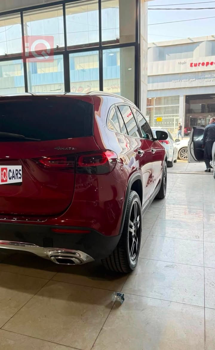 السلام عليكم 
GLA250 2021
(للبيع فقط)
حادث السيارة قطعه وحدة فقط 

W1N4N4HB8MJ233357
المواصفات : 
محرك السيارة 2.0T 
عدد الاحصنه 221hp
ممشى السيارة 84 الف كيلو متر 
سقف بانوراما 
صندوك كهرباء 
شاشات متصله نظام MBUX
مثبت سرعة 
نقاط عمياء
اضاءات زينون وترحيبيه 
نظام فرملة طوارئ 
انارة محيطيه 64 لون 
تبريد تحكم منفصل
كاميرا خلفيه 360 درجة
نظام مساعدة عالمنحدرات 
5 وضعيات قيادة
وسائد حماية كامله 
تشغيل عن بعد 
نظام ابل كار بلاي 
نظام مساج بالمقاعد 
دفع رباعي 4MATIC 

السعر : 250 ورقة

عنوان السيارة ( اربيل )

تفاصيل اكثر : 
***********

***********
