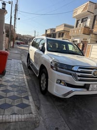 لاندكروز ١٨  وايت اديشن ام الشاحن فول مواصفات مكينه ٦ سلندر نضيفه ودوا...