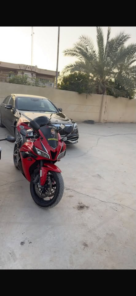 سي بي ار • 600 • بدون رقم