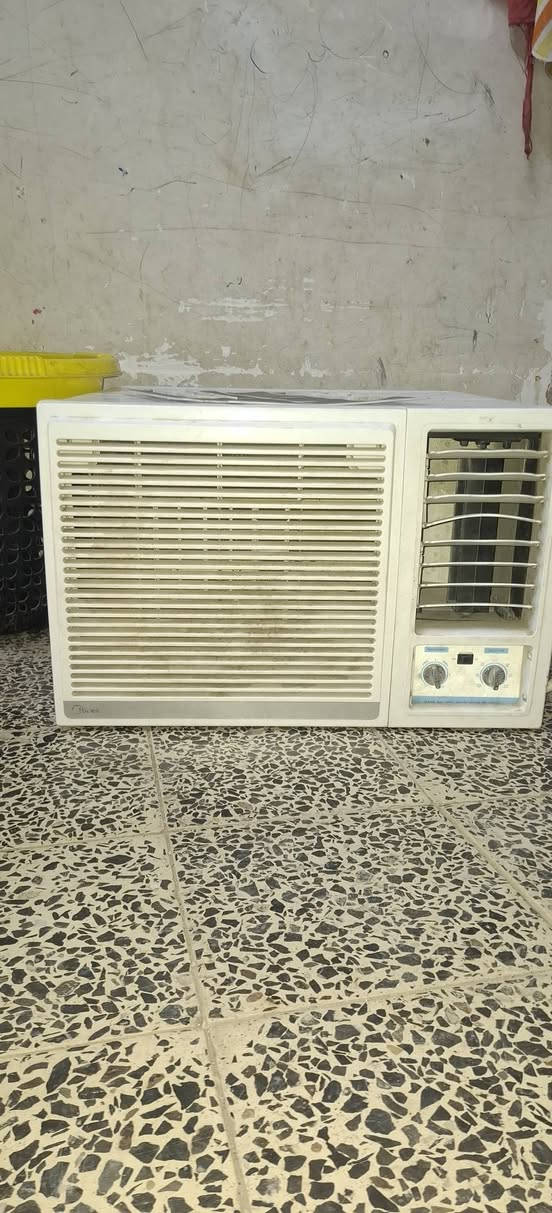 مكيف ميديا استخدام شهر واحد ما داخل صيانه للبيع 300 وبي مجال شارع 80 ***********
