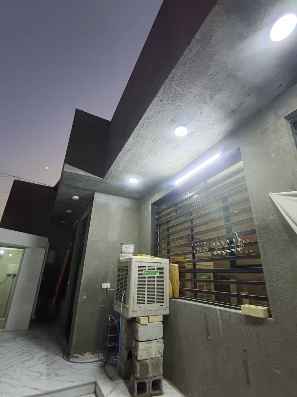 🏠 دار للبيع في بغداد – جسر ديالى بناء حديث

📍 الموقع: بغداد، جسر ديالى، نهاية شارع مدرسة موسى الكاظم.

✨ تفاصيل الدار:
🔹 المساحة: 170 م²
🔹 بناء حديث
🔹 غرفتين نوم
🔹 صالة
🔹 مطبخ حار و بارد
🔹 استقبال
🔹 تواليت داخلي
🔹 تواليت خارجي
🔹 تصميم عملي ومناسب للعائلة
🔹 الدار جاهزة للسكن

📌 موقع هادئ ومناسب للسكن وكامل من الخدمات.

💰 السعر والتفاصيل عند التواصل
📞 للتواصل ***********
