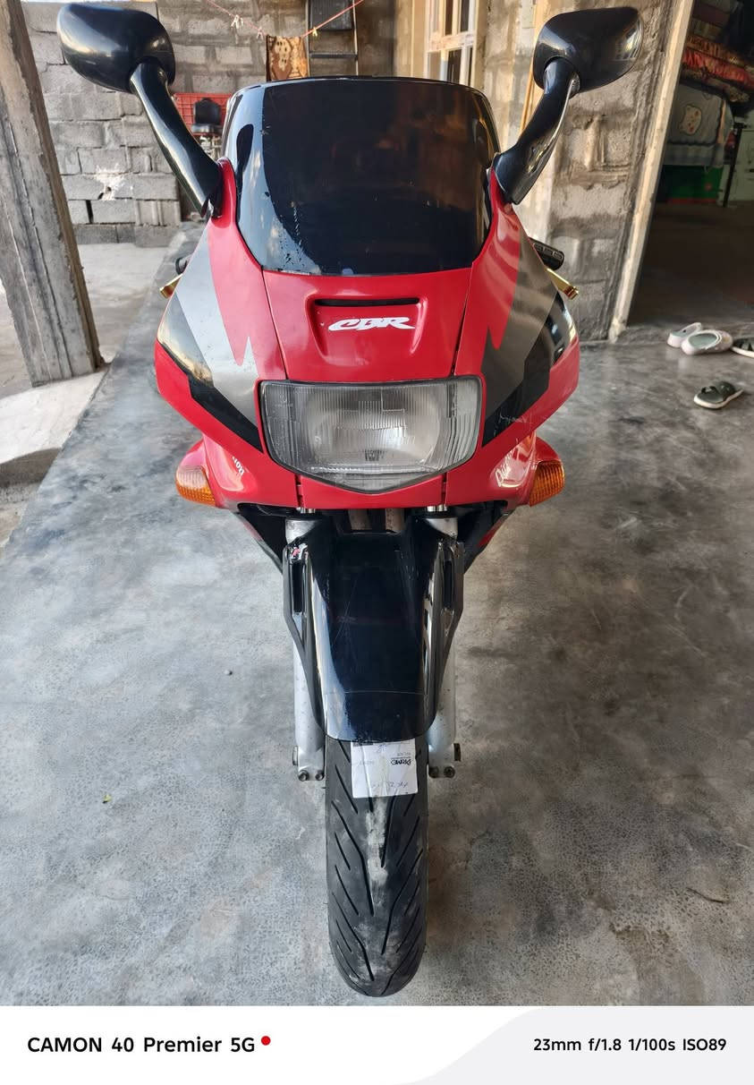 هوندا. 4 سلندر. حجم المحرك 600cc.
للبيع. گير محرك شرط دراجه نظيفه. 
للاستفسار اتصل. ‏‪***********‬‏
السعر. 12.ورقه. البيع نقد فقط. 
العنوان صلاح الدين قضاء الشرقاط.
