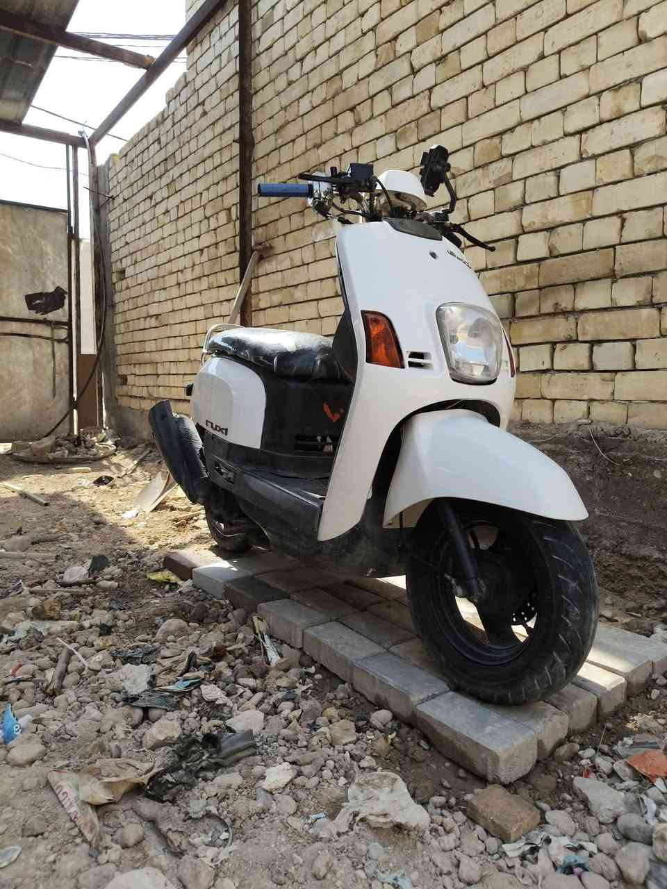 السلام عليكم دراجة ماكس بوليس 
صالنصا رياضي 
كهربائيات كاملة 
مجفتة جديد
بيها نقوصات قليلة 
ترجع بلادية
مكان بغداد مدينة الصدر الدسيم
رقم وتساب فقط /***********
سعر /350قفل 
تحياتي الكم
