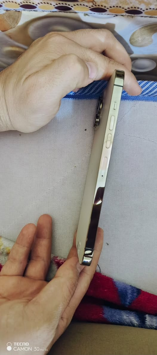 آيفون 13 برو ماكس لون مميز ذهبي
جهاز مكفول من كلشي شرط الفحص نموذج أمريكي بطاريه 88 
ذاكره 256 
للتواصل  واتساب ***********
ناصريه سوق شيوخ
