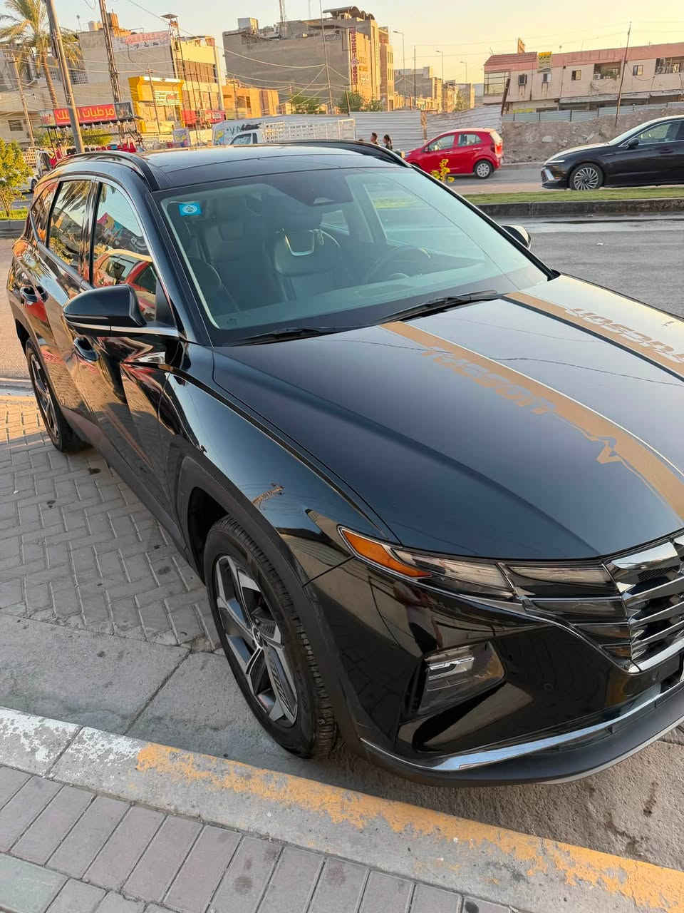 هونداي توسان هايبرد ٢٠٢٢ لمتد فول مواصفات حادثها باب خلفي موضح بالصور ماشيه ٩٨ كيلو مرقمه وداخلة بغداد بأسمي
رايدها ب١٩٠ للتواصل خاص او اتصال ***********

