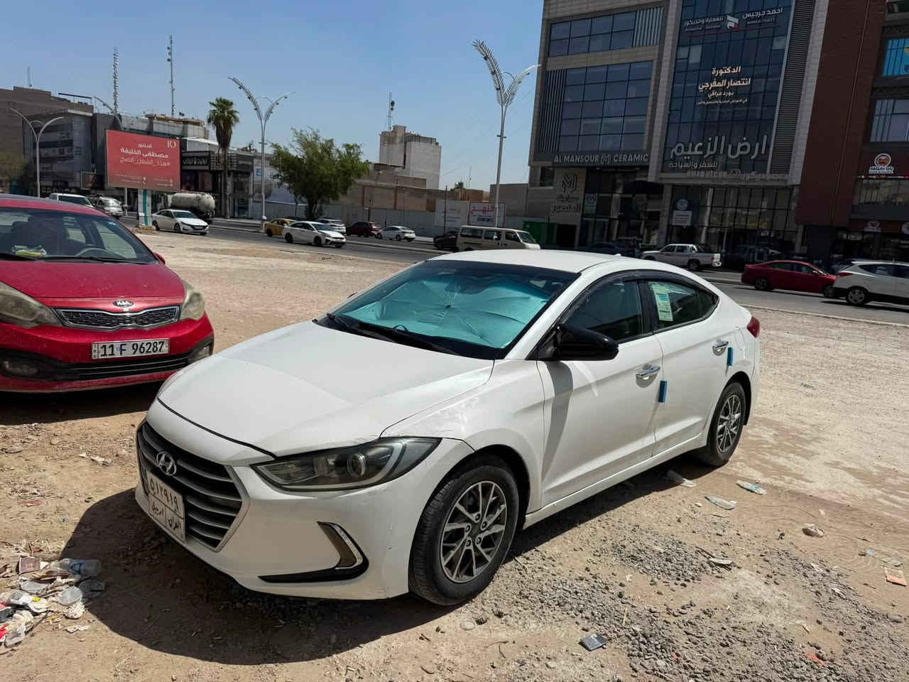 النترا 17 لون ابيض صدفي بيها جاملغ مبدل نفس اللون وربع بنيد وشويه من الباب كلهن جهة السايق وجاملغ الخلفي جهة الراكب بي طبره مصلح نفسه ارقام اربيل بأسمنه ثاني يوم التحويل السياره بيها بداية تقشير ابيع واقع حال والسياره واقعها احلا من الصور مكان السياره بغداد الكرخ اريدها مراوس بألنترا 24 او 25 او بيع سعر البيع 95 اتصل ودلل ***********
