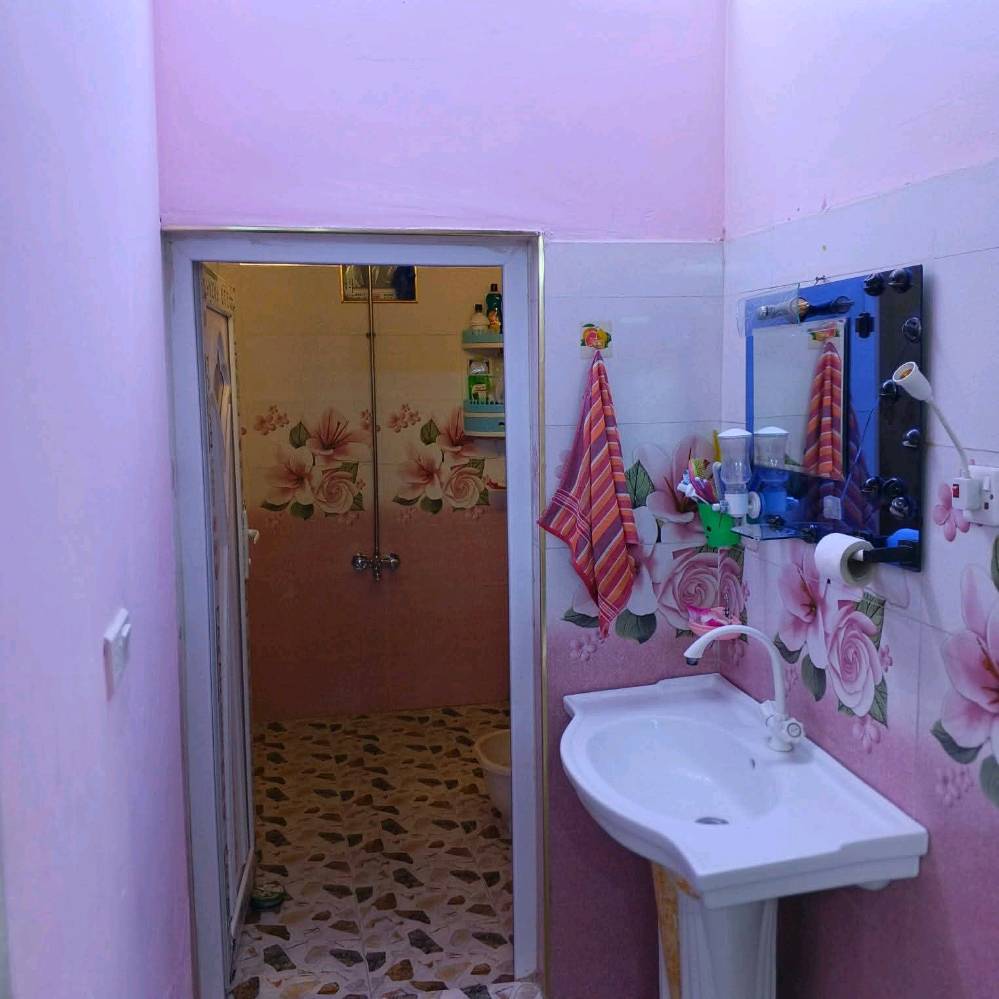 ((بسم الله الرحمن الرحيم))
🏡     🏘      🏚 

السلام عليكم

#يوجد_بيت_طابق واحد_للبيع

#العنوان  الفلوجة 
#حي الرسالة قرب مدرسه الخليل 

✅المساحة : 280م

الواجهة: 16,25
النزال: 17,25

غرف عدد 2
استقبال 
صالة
مناور 
مطبخ
صحيات 2
 كراج سيارة 

                       #بناء 🧱 : بلوك 
      
     #شارع 🏞️⬆️⬆️ : 8م كامل الخدمات من مدارس اسواق

        ⚖️⚖️   نوع الملك : عرصه ماشيه بي معامله طابو بلدية قديم
ومستلم بي سند مؤقت منتضر تسعيرةالطابو   🏙 

            #السعر60 مليون وبي مجال 

💯علماً البيت جاهز للسكن