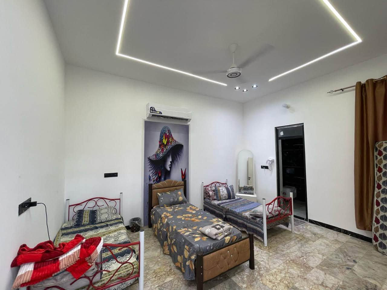 مزرعة للإيجار اليومي 🏡🌳
📍 الموقع: بغداد – الدورة – البوعيثة

✔️ أجواء هادئة ومناسبة للعوائل والشباب

✔️ مساحة واسعة وخدمات متوفرة

✔️ مثالية للراحة والونسة

📌 للحجز والاستفسار يرجى الاتصال أو المراسلة على واتساب: 
 📞***********
 موثق في تطبيق اجرلي لسياحة المزارع في العراق 🇮🇶
