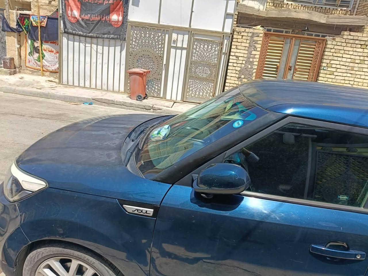 السلام عليكم
صول 17 للبيع 
محرك 2000 
كير At
تبريد شغال 
رقم سليمانية بأسمي 
ضربتهة الباب الخلف البلصدر 
موجود سونار قبل سنة تقريبا 
سيارة جاهزة ترايك للبصرة
سعر 105 
***********
