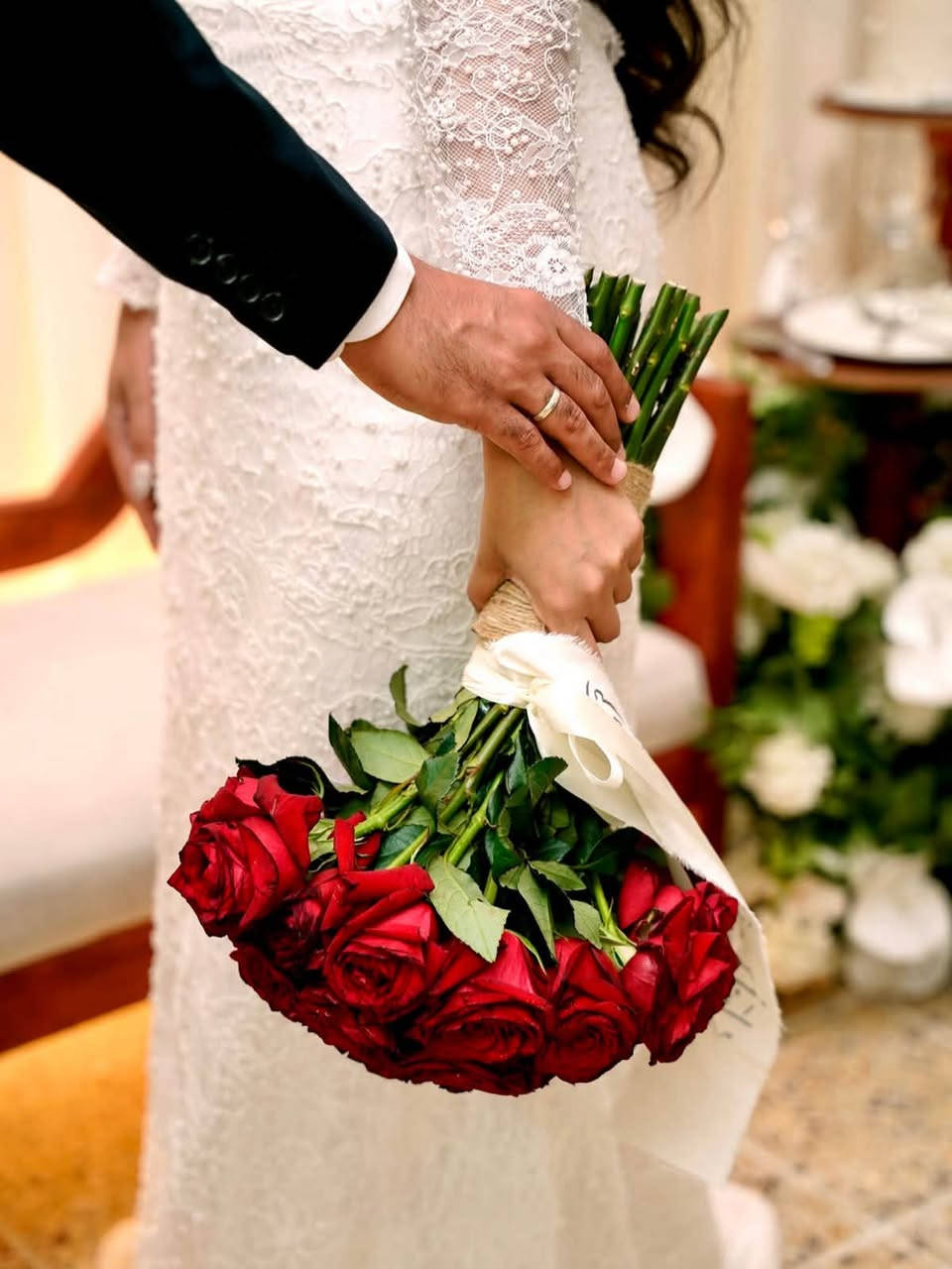فلورنس للزهور 🌷

📍 بغداد – الزعفرانية – شارع المعهد
مقابل ربيع لبنان ومقابل  من مخازن أبو حسام.
🕙 أوقات الدوام: من الساعة 10 صباحًا إلى 11 مساءً.
📞 ***********

نص مكتوب في الصور:
- اي باقة تتعدى ال20 وردة نحسبة الوردة الفين دينار بس ***********