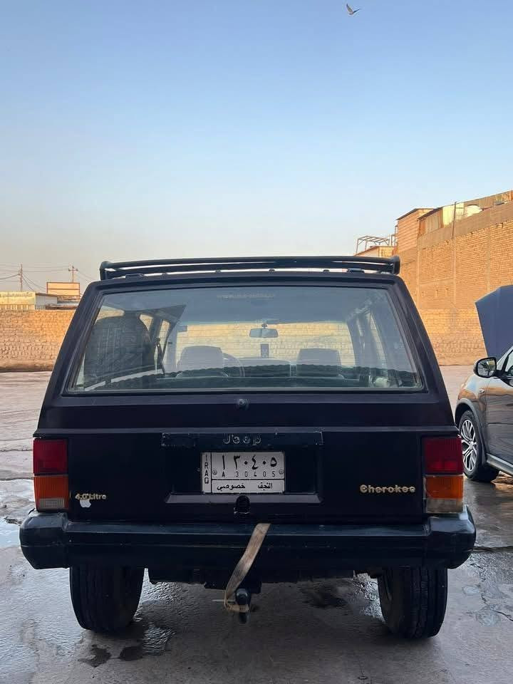 جيب شيروكي موديل موديل ٨٩ مكينه ٢٥٠٠ فيشه وبطل تبريد ثلج كير تايرات باتري كله جاهز رقم نجف شرط مداورالسعر ٤٠ مجال بسيطمكان السياره ديوانيه للإستفسار هذه رقمي *********** *********** ديوانية, القادسية

