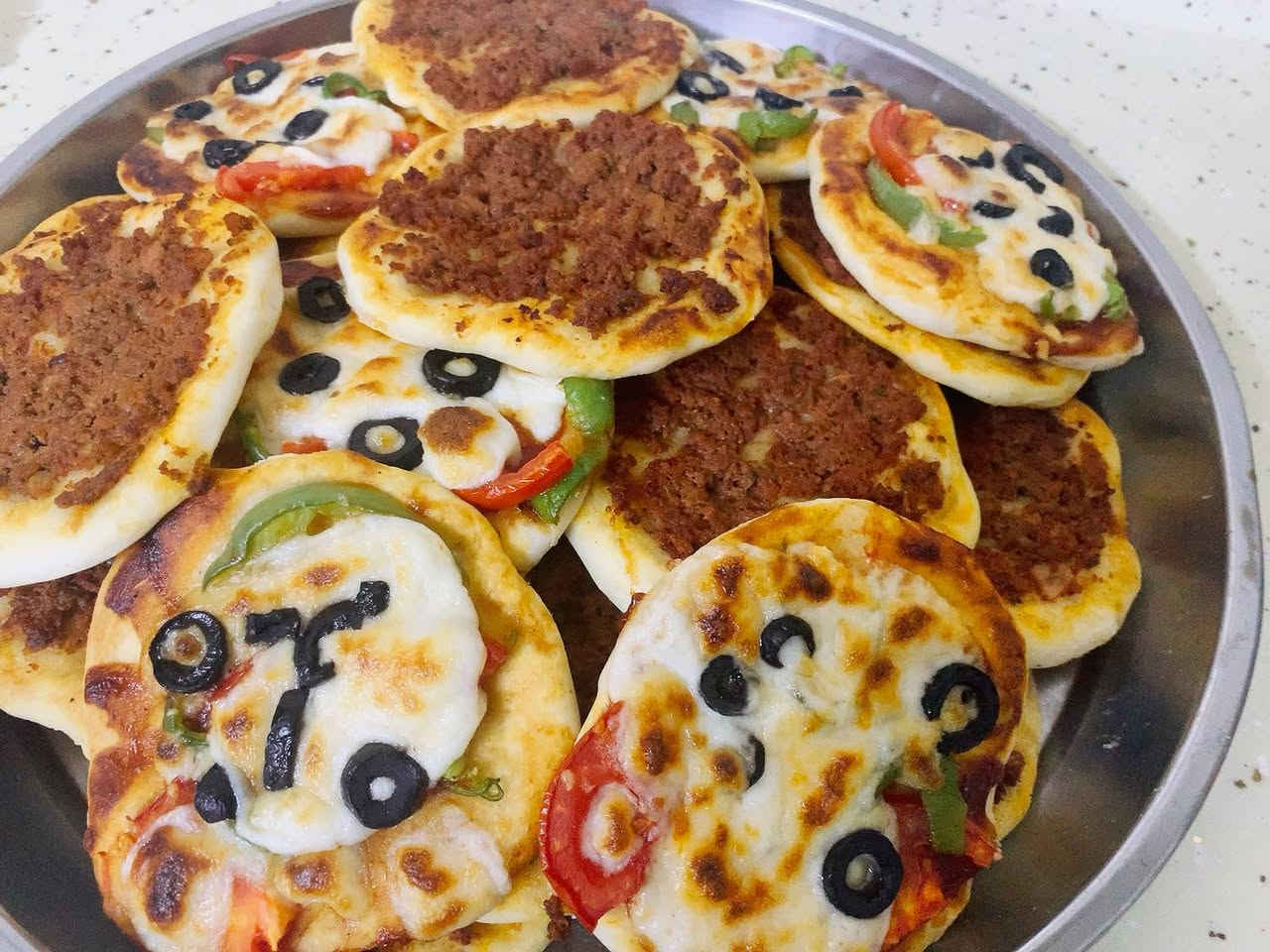 لحم بعجين • ميني بيتزا بالخضروات • توصيل اربيل