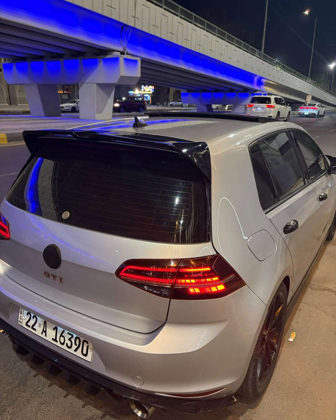 كولف MK7
موديل 2016
مواصفاته…
السيارة  ستيج 2 برمجه وعقل .
مكينه 2000 تربو .
شاشة كيجات دجتل .
داون بايب .
عطاس تربو .
بانوراما .
كشنات جلد.
شفتات ستيرن .
لايت وبك لايت لدات .
دركة GTI .
لحية ودوسات ودفيوز وكفر مرايات اسود لامع .
ويل حجم 18 .
السيارة جاهزه من كل النواحي كير مكينه صدر تبريد تايرات جدد اي نقص مابيه رقم اربيل الجديد الي باسمه هنا بغداد .
ماشية 105 miles .
سعرها 12800 $  وبيها مجال ان شاءالله .
بيع او مراوس .
مكان السيارة شارع فلسطين.
الاتصال على الرقم : ***********
