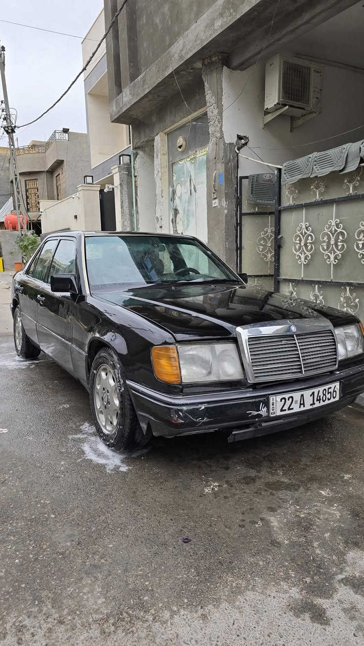مارسيدس دب 1990 300 محور مكينه بطه 2500

كير ومكينه كفاله السياره ما ناقصها شي اترايك وين ميعجبك ولسياره بأسمي شرط التحويل السعر 50 ورقه وبيها مجال للشراي مكان السيارة البصره ***********
